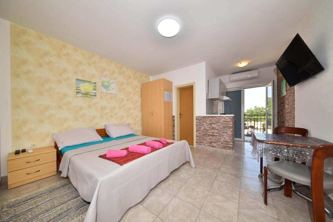 Apartments Zrakic 자톤 외부 사진