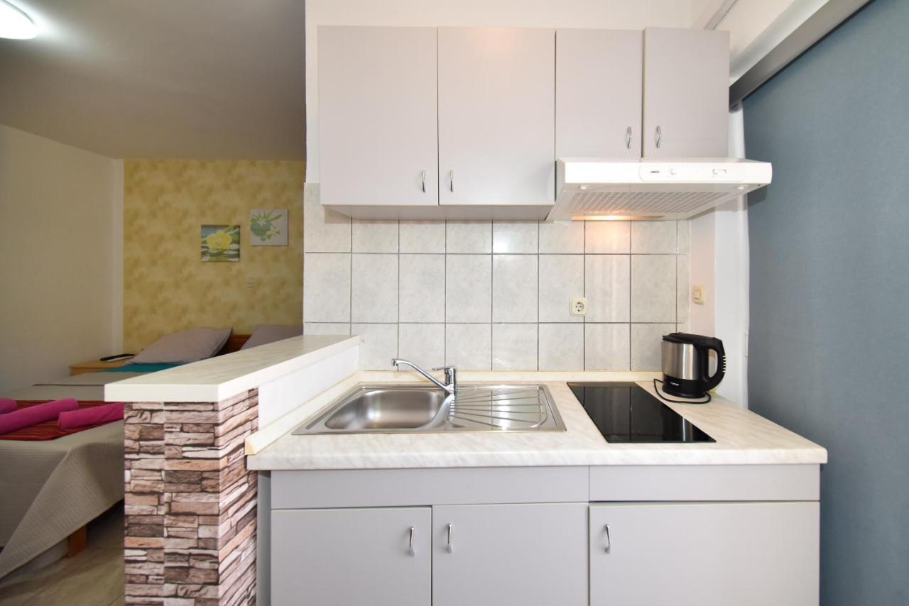 Apartments Zrakic 자톤 외부 사진