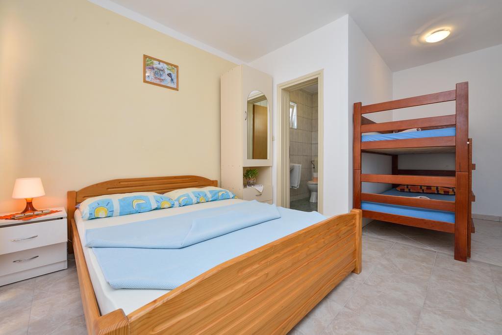 Apartments Zrakic 자톤 외부 사진